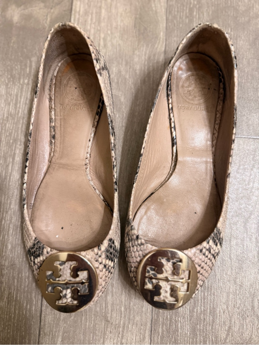 Tory Burch Reva flats. Neutral Snake-Print Leather.